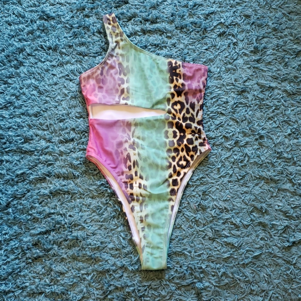 Brand New Missguided Animal Print Swimsuit Size 0